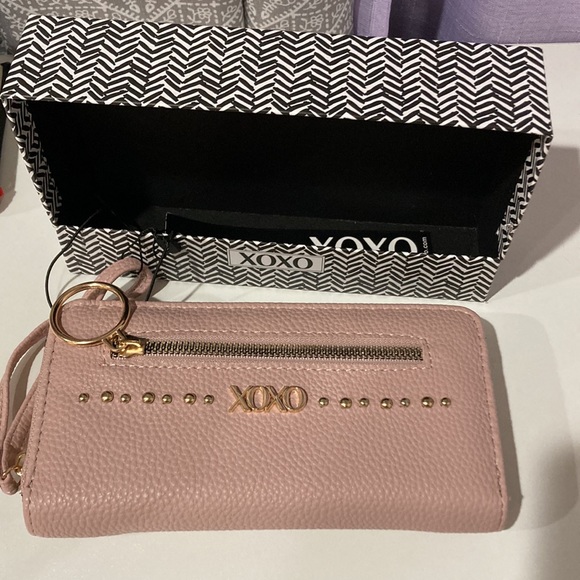 Women Xoxo Pink faux leather wallet wristlet - Picture 5 of 5